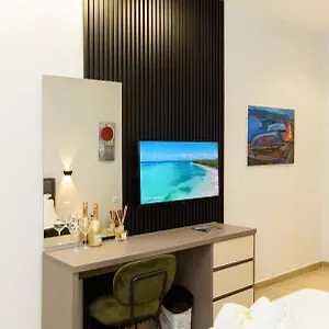 Hotel Palm Side